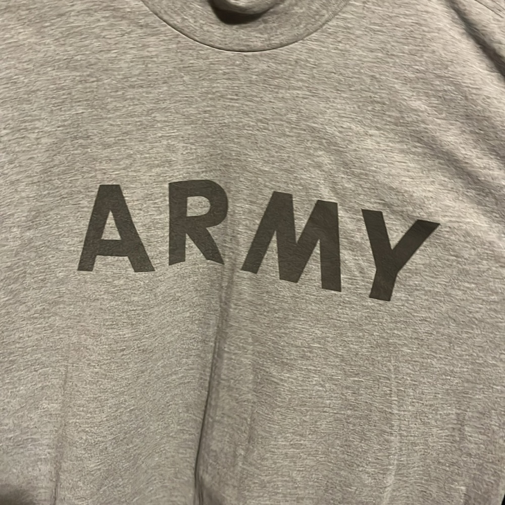 Vintage U.S. Army PT Physical Fitness Uniform Turtleneck Shirt United States - Picture 2 of 6